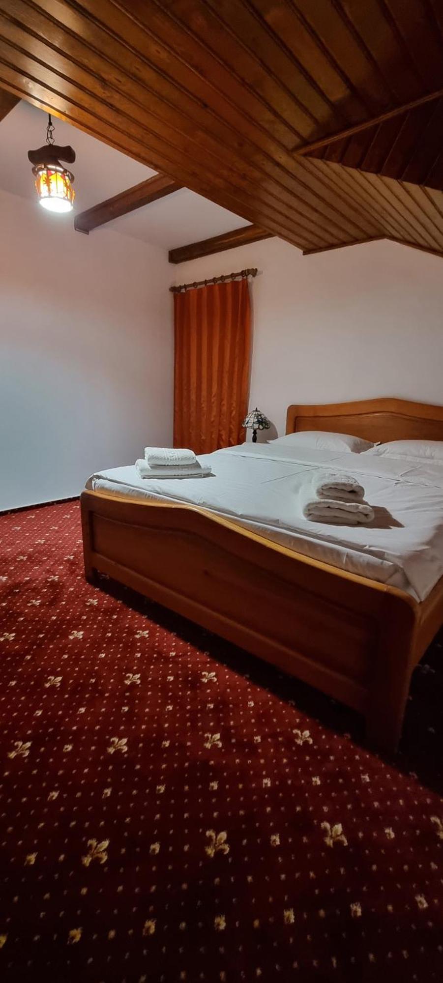 Casa Bondia Villa Pârâul Rece Bagian luar foto